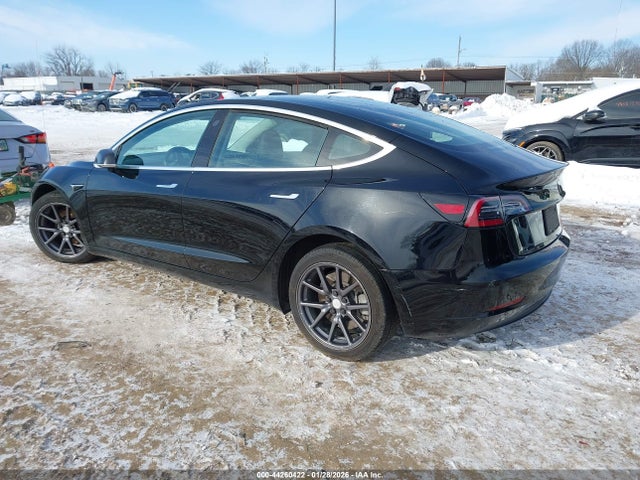 2019 TESLA MODEL 3 5YJ3E1EB0KF196993 Photo 2
