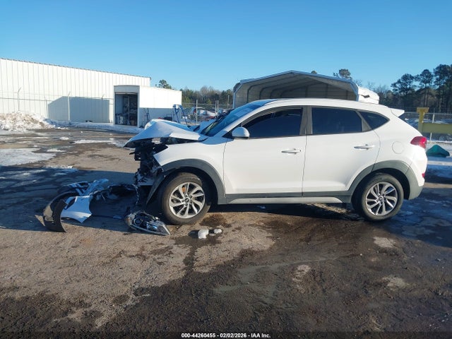 KM8J3CA46JU742939 Hyundai TUCSON SEL