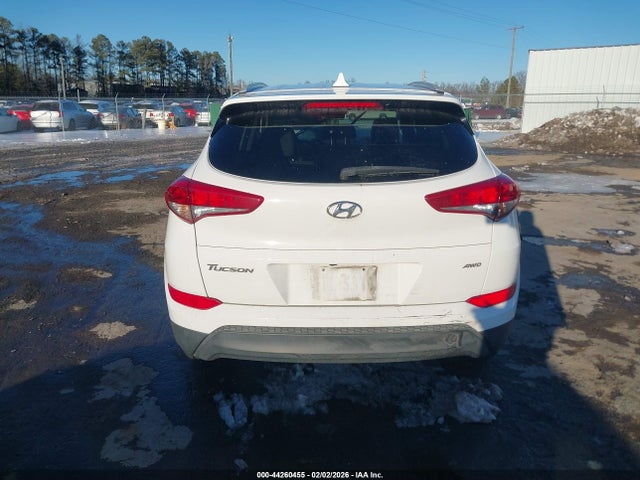 KM8J3CA46JU742939 Hyundai TUCSON SEL
