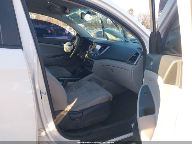KM8J3CA46JU742939 Hyundai TUCSON SEL