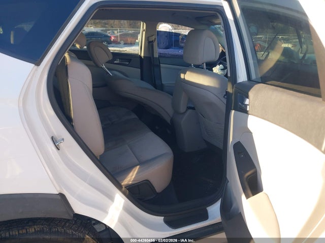 KM8J3CA46JU742939 Hyundai TUCSON SEL