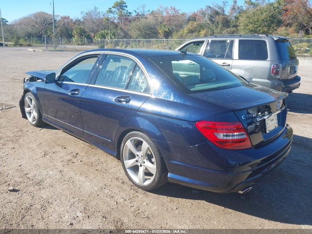 2014 MERCEDES-BENZ C 350 WDDGF5HB0EA927023 Photo 2