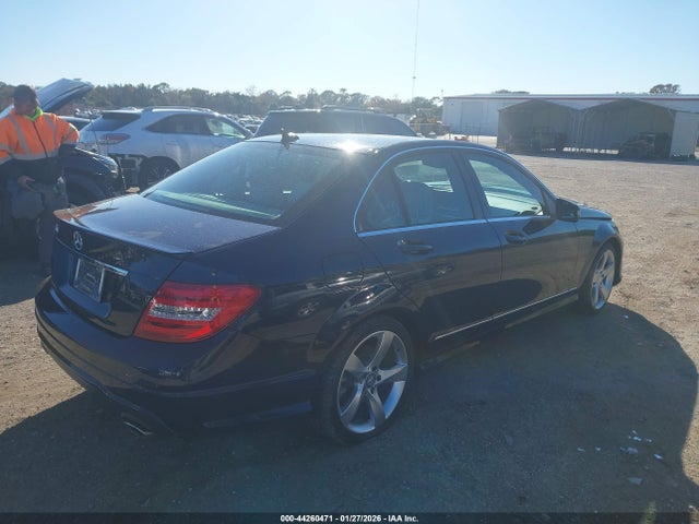 2014 MERCEDES-BENZ C 350 WDDGF5HB0EA927023 Photo 3
