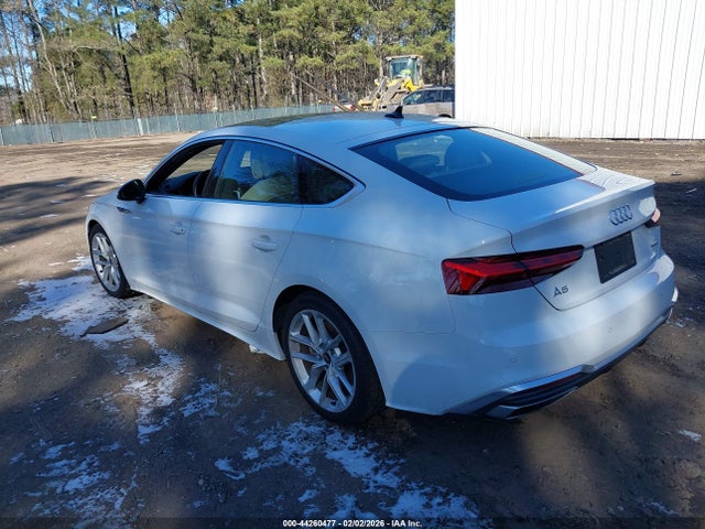 2024 AUDI A5 SPORTBACK WAUDACF50RA017095 Photo 2