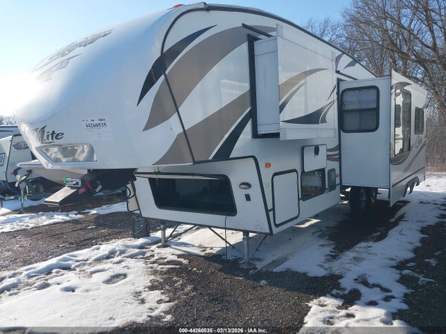 Keystone Cougar 2015 4YDF28R24FV502347 Image 2