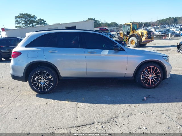 2017 Mercedes-benz Glc 300 მანქანა იყიდება აუქციონზე, vin: WDC0G4JB1HF187786, აუქციონის ნომერი: 44260536