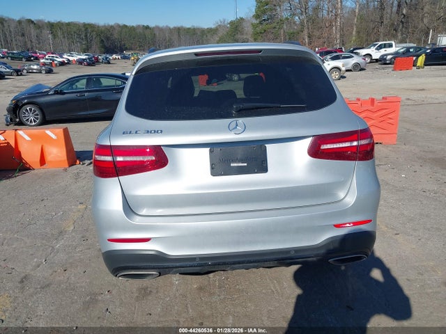 2017 Mercedes-benz Glc 300 მანქანა იყიდება აუქციონზე, vin: WDC0G4JB1HF187786, აუქციონის ნომერი: 44260536