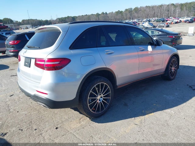 2017 Mercedes-benz Glc 300 მანქანა იყიდება აუქციონზე, vin: WDC0G4JB1HF187786, აუქციონის ნომერი: 44260536