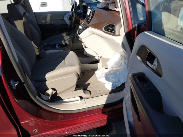 Aukcja sprzedaży 2017 Chrysler Pacifica Touring Plus, vin: 2C4RC1BGXHR841209, numer aukcji: 44260540