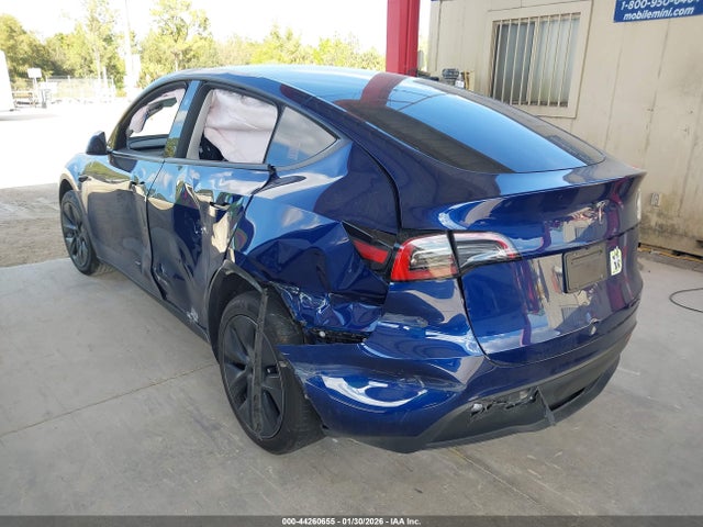 2025 TESLA MODEL Y 7SAYGDED1SF227982 Photo 2