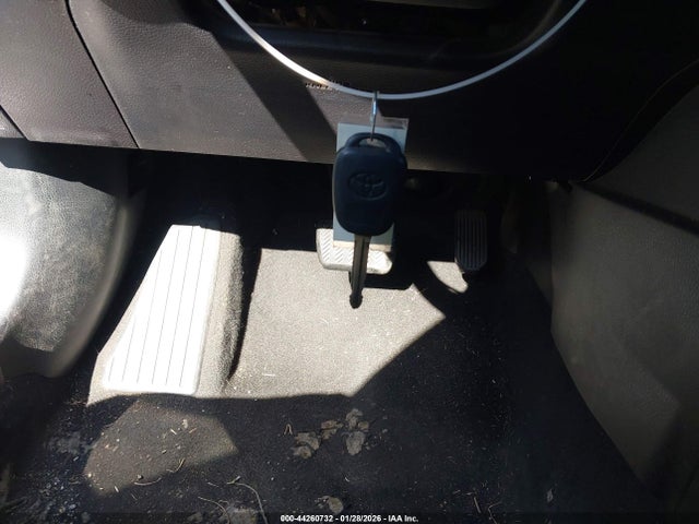 5YFBURHE1FP206573 Toyota COROLLA LE