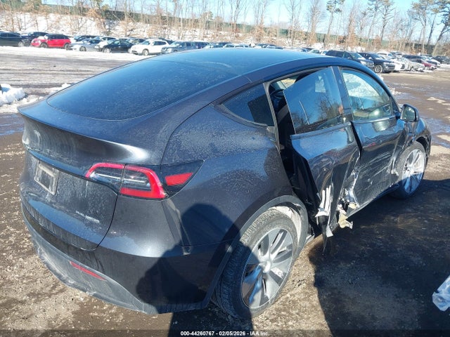 2024 TESLA MODEL Y 7SAYGDEEXRA231352 Photo 3