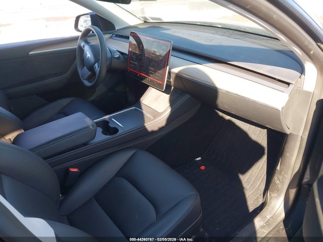 2024 TESLA MODEL Y 7SAYGDEEXRA231352 Photo 4