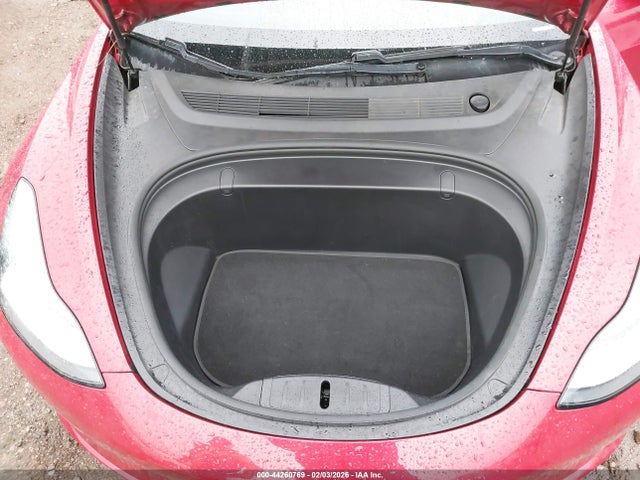 44260769 :رقم المزاد ، 5YJ3E1EA7JF163625 vin ، 2018 Tesla Model 3 Long Range/mid Range مزاد بيع