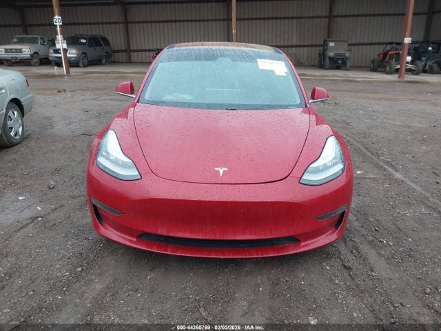 44260769 :رقم المزاد ، 5YJ3E1EA7JF163625 vin ، 2018 Tesla Model 3 Long Range/mid Range مزاد بيع