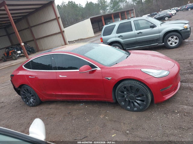 44260769 :رقم المزاد ، 5YJ3E1EA7JF163625 vin ، 2018 Tesla Model 3 Long Range/mid Range مزاد بيع