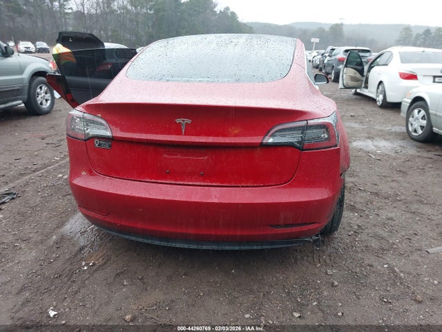 44260769 :رقم المزاد ، 5YJ3E1EA7JF163625 vin ، 2018 Tesla Model 3 Long Range/mid Range مزاد بيع