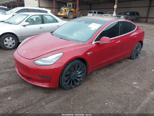 44260769 :رقم المزاد ، 5YJ3E1EA7JF163625 vin ، 2018 Tesla Model 3 Long Range/mid Range مزاد بيع