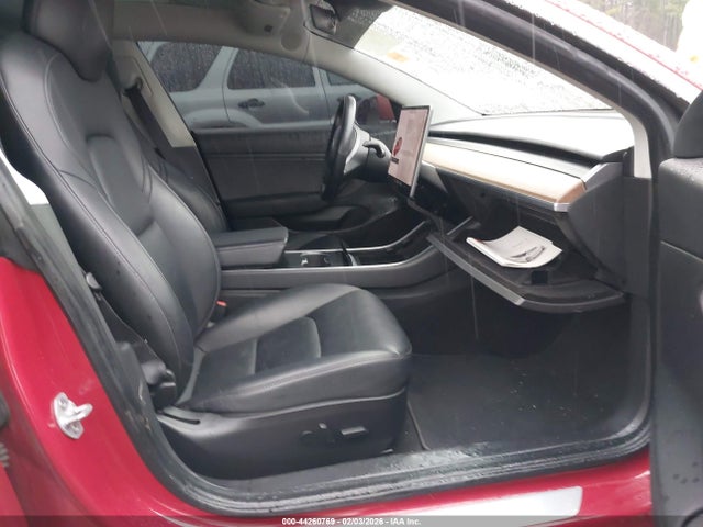 44260769 :رقم المزاد ، 5YJ3E1EA7JF163625 vin ، 2018 Tesla Model 3 Long Range/mid Range مزاد بيع