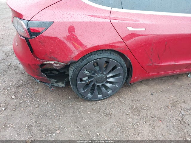 44260769 :رقم المزاد ، 5YJ3E1EA7JF163625 vin ، 2018 Tesla Model 3 Long Range/mid Range مزاد بيع