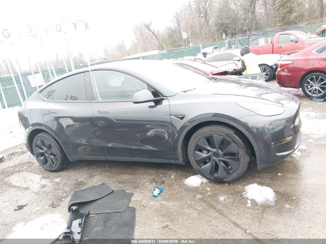 44260831 :رقم المزاد ، 7SAYGDEE2SF304951 vin ، 2025 Tesla Model Y Long Range Dual Motor All-wheel Drive مزاد بيع