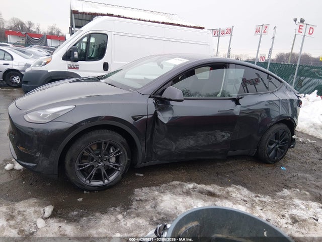 44260831 :رقم المزاد ، 7SAYGDEE2SF304951 vin ، 2025 Tesla Model Y Long Range Dual Motor All-wheel Drive مزاد بيع