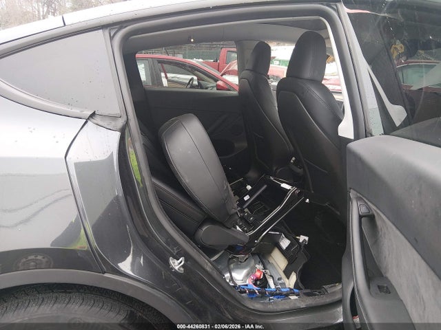 44260831 :رقم المزاد ، 7SAYGDEE2SF304951 vin ، 2025 Tesla Model Y Long Range Dual Motor All-wheel Drive مزاد بيع