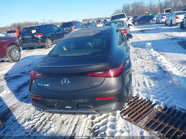 W1KMJ4HBXSF046923 Mercedes-Benz Cle 300 4matic