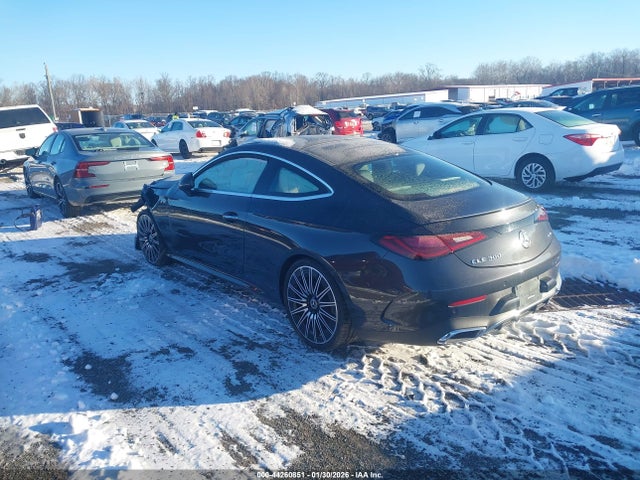 W1KMJ4HBXSF046923 Mercedes-Benz Cle 300 4matic