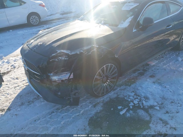 W1KMJ4HBXSF046923 Mercedes-Benz Cle 300 4matic