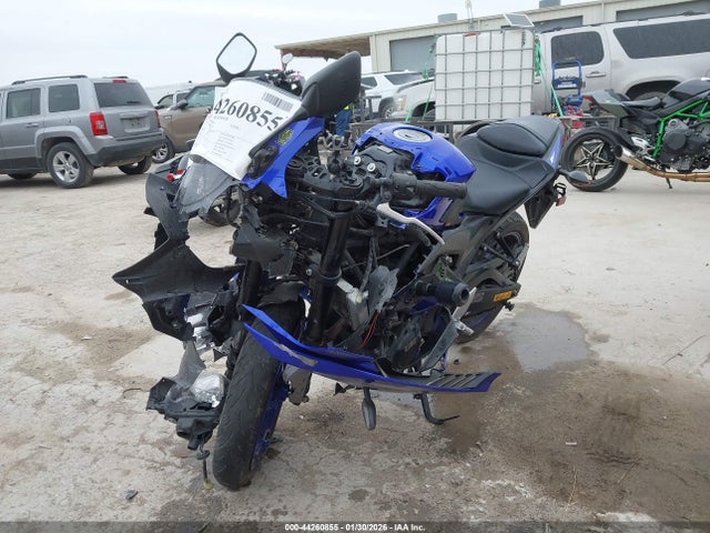 2021 YAMAHA YZFR3 MH3RH18YXMK008232 Photo 1