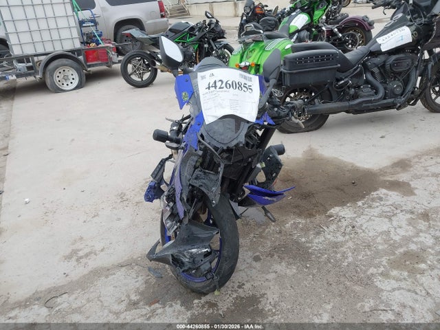 2021 YAMAHA YZFR3 MH3RH18YXMK008232 Photo 4