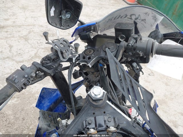 2021 YAMAHA YZFR3 MH3RH18YXMK008232 Photo 6