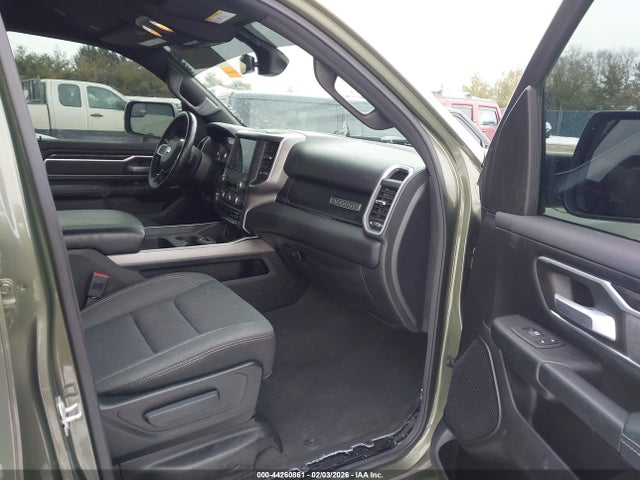 44260861 :رقم المزاد ، 1C6SRFFT3MN777565 vin ، 2021 Ram 1500 Big Horn  4x4 5'7 Box مزاد بيع