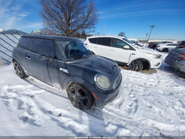 2009 MINI COOPER S WMWMF73579TW81329 Photo 0