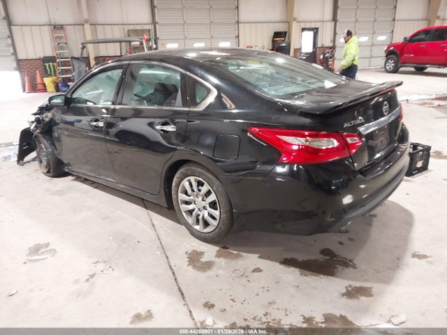 Продаж на аукціоні авто 2017 Nissan Altima 2.5 S, vin: 1N4AL3AP6HC150087, номер лоту: 44260901