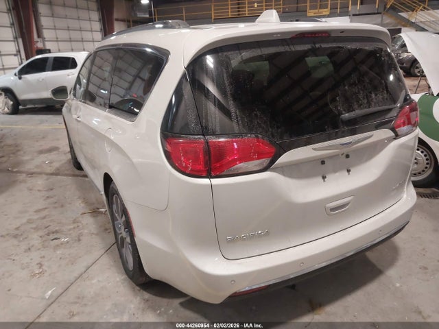 2019 CHRYSLER PACIFICA 2C4RC1GG9KR609930 Photo 2