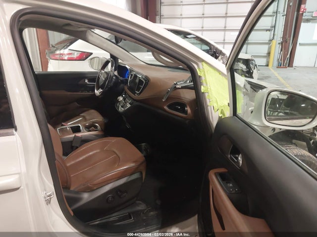 2019 CHRYSLER PACIFICA 2C4RC1GG9KR609930 Photo 4