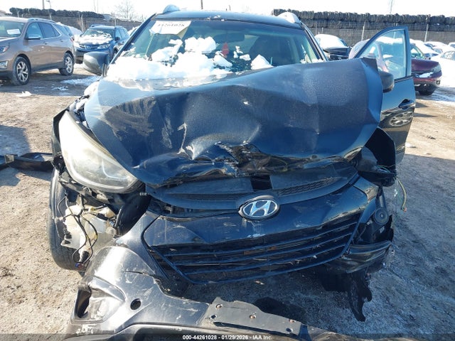 KM8JUCAG8FU957382 Hyundai TUCSON SE