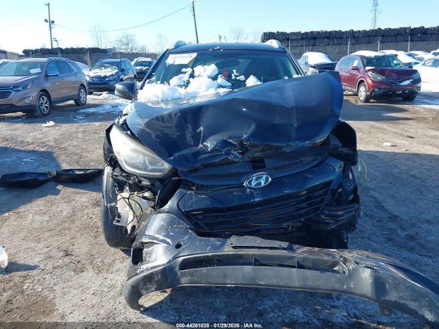 KM8JUCAG8FU957382 Hyundai TUCSON SE