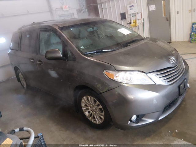 2017 TOYOTA SIENNA 5TDYZ3DC9HS887461