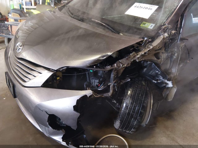 2017 TOYOTA SIENNA 5TDYZ3DC9HS887461 Photo 5