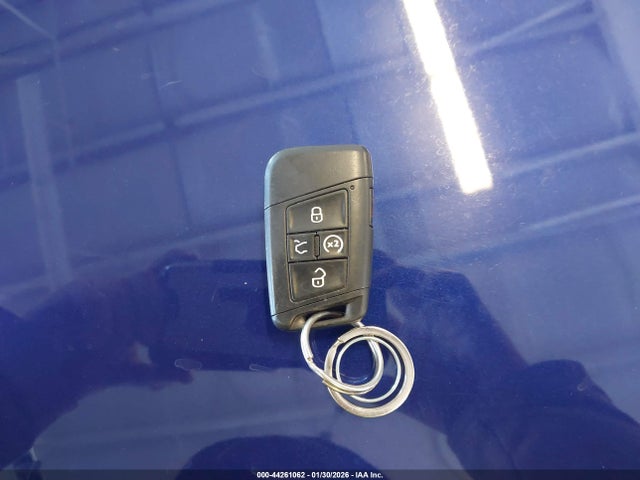 Продажа на аукционе авто 2018 Volkswagen Atlas 3.6l V6 Sel Premium, vin: 1V2NR2CA1JC556439, номер лота: 44261062
