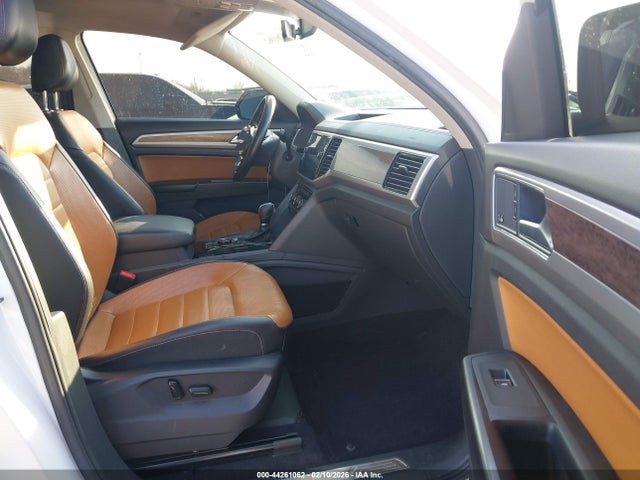 Продажа на аукционе авто 2018 Volkswagen Atlas 3.6l V6 Sel Premium, vin: 1V2NR2CA1JC556439, номер лота: 44261062