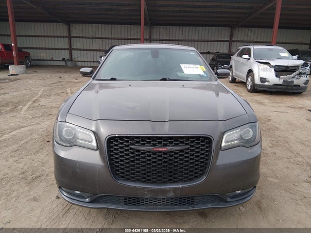 44261108 :رقم المزاد ، 2C3CCABG8MH629757 vin ، 2021 Chrysler 300 300s مزاد بيع