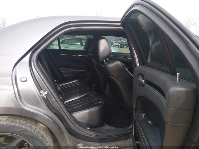 44261108 :رقم المزاد ، 2C3CCABG8MH629757 vin ، 2021 Chrysler 300 300s مزاد بيع