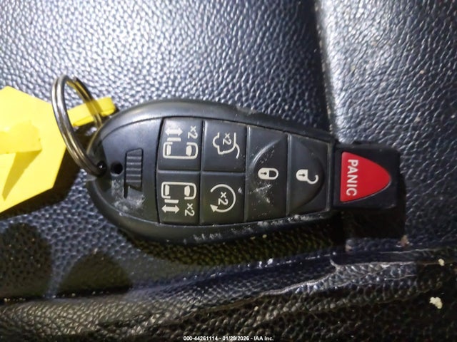 44261114 :رقم المزاد ، 2C4RC1BG4FR676870 vin ، 2015 Chrysler Town & Country Touring مزاد بيع