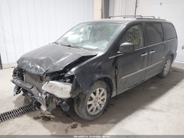 44261114 :رقم المزاد ، 2C4RC1BG4FR676870 vin ، 2015 Chrysler Town & Country Touring مزاد بيع
