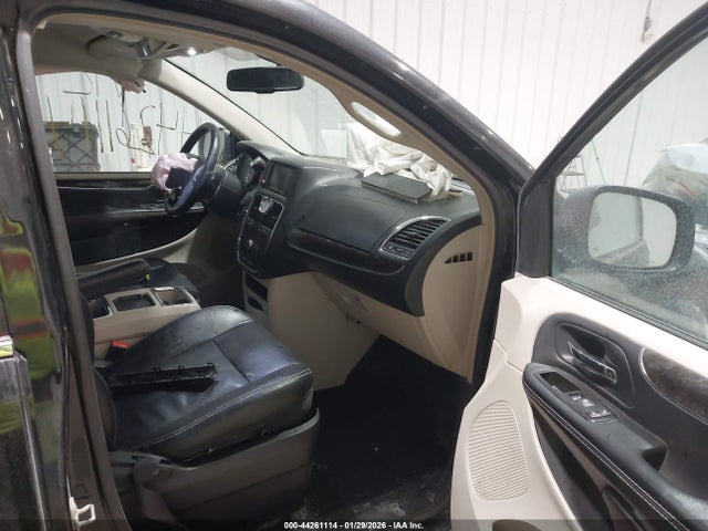 44261114 :رقم المزاد ، 2C4RC1BG4FR676870 vin ، 2015 Chrysler Town & Country Touring مزاد بيع