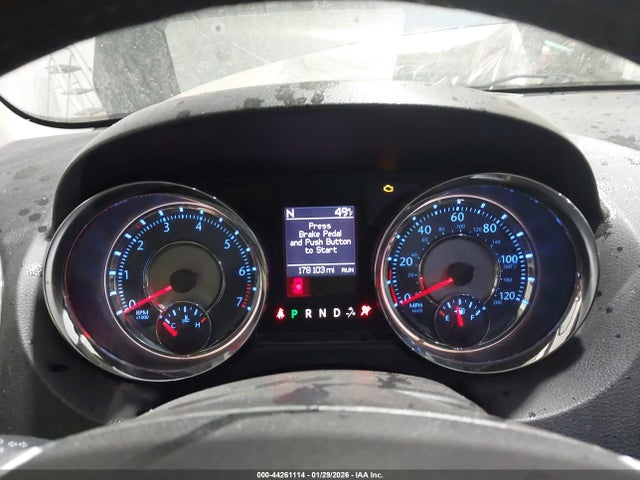 44261114 :رقم المزاد ، 2C4RC1BG4FR676870 vin ، 2015 Chrysler Town & Country Touring مزاد بيع